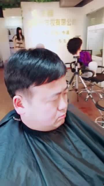 农村大叔自制网红假发厂,火遍全网！