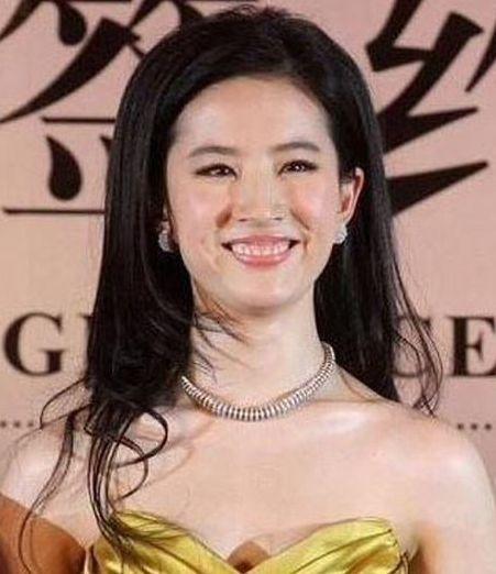 女明星毁形象,女明星形象崩塌背后的真相揭秘