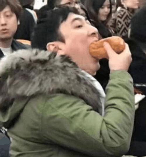 王校长默默吃瓜视频,揭秘校园幕后风云