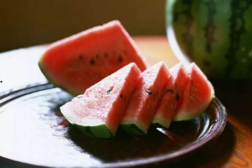 夏吃果秋吃瓜,夏果秋瓜，品味时光流转中的美味