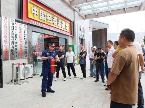 消防救援现场吃瓜,消防救援现场的“清凉一夏”